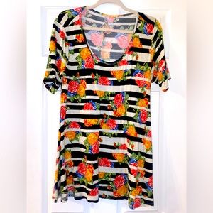 Like new M lularoe perfect t